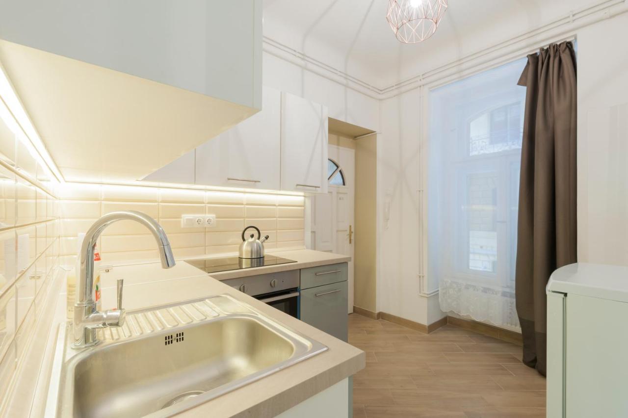 A Twist Of Nature Apartment Будапеща Екстериор снимка